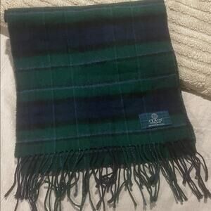 CLADS SCOTLAND 100 pure new  Wool Green and Blue plaid  Scarf